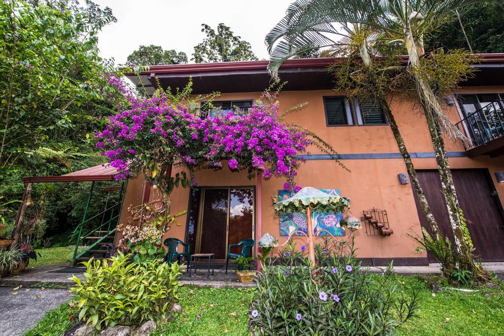 Lucky Bug Bed And Breakfast Nuevo Arenal Exterior foto
