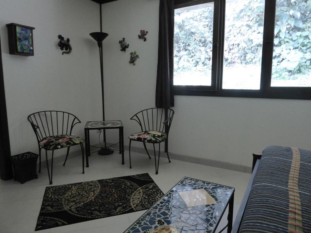Lucky Bug Bed And Breakfast Nuevo Arenal Quarto foto