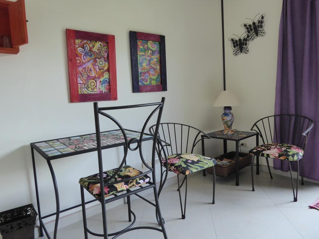 Lucky Bug Bed And Breakfast Nuevo Arenal Quarto foto