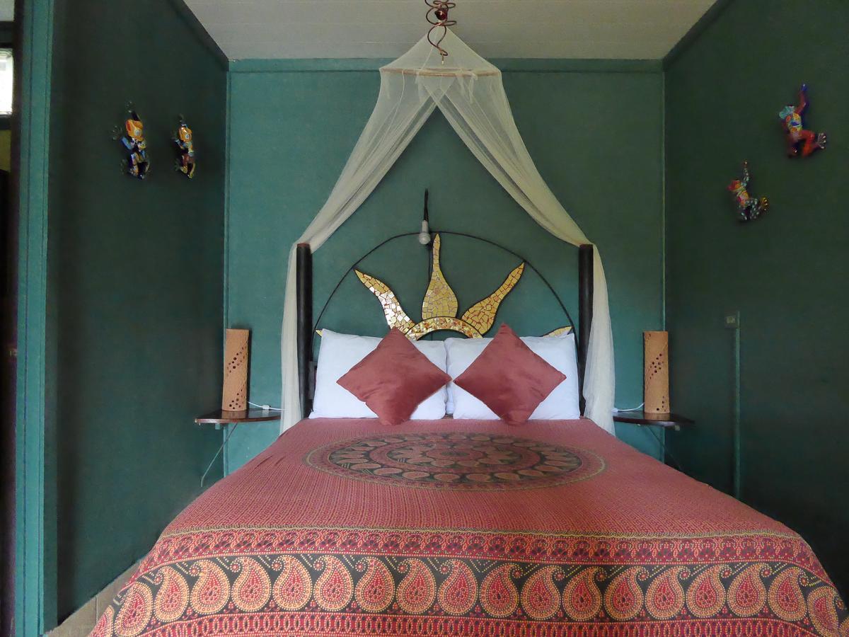 Lucky Bug Bed And Breakfast Nuevo Arenal Exterior foto